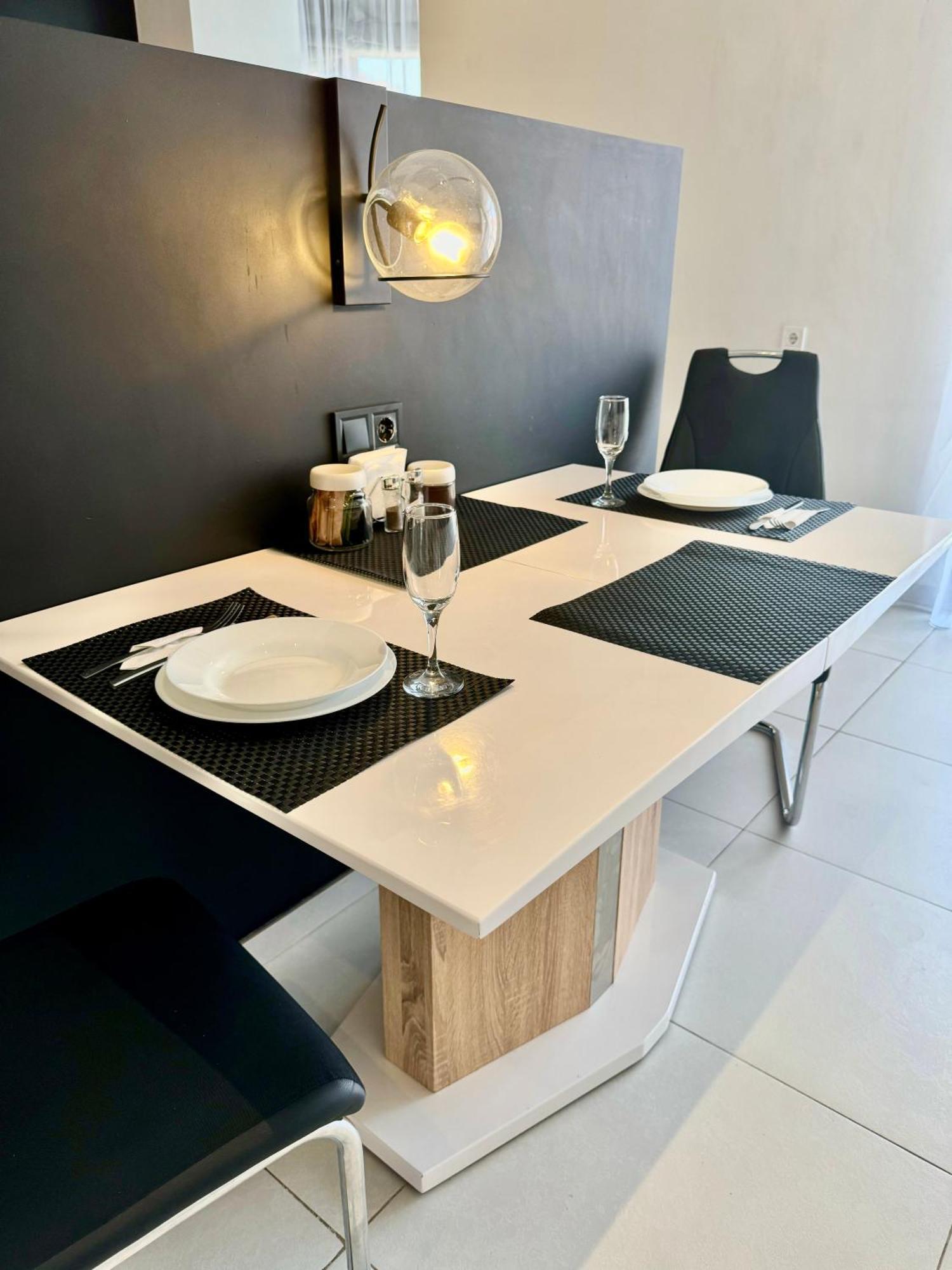 Apartment Apartpoltava: дизайнерська студія з розкішною ванною в елітній новобудові *