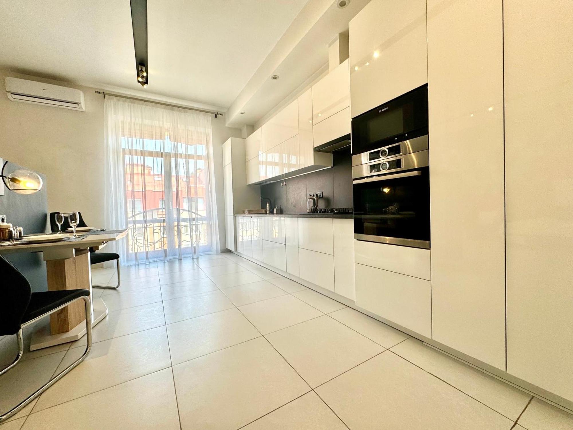 Apartpoltava: дизайнерська студія з розкішною ванною в елітній новобудові Apartment Poltava