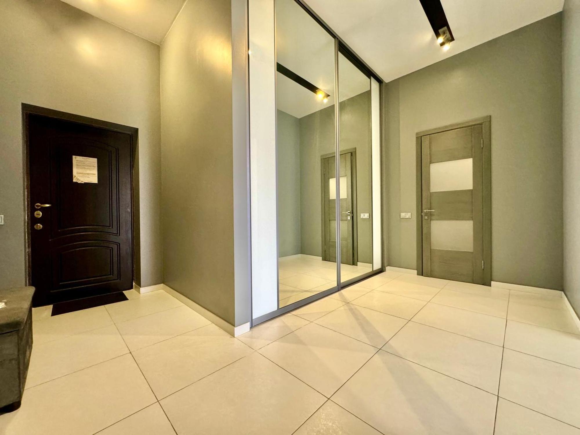 Apartment Apartpoltava: дизайнерська студія з розкішною ванною в елітній новобудові Poltava