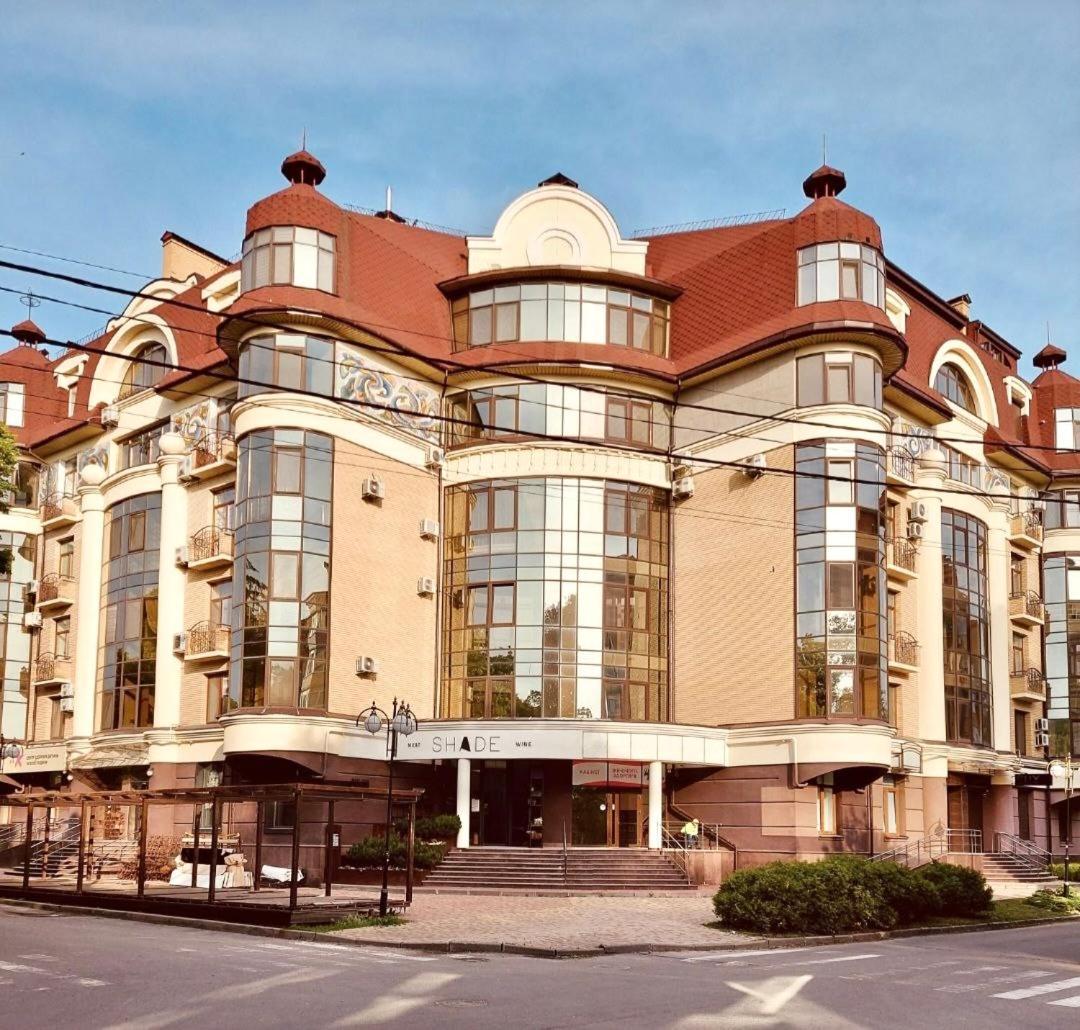 Apartpoltava: дизайнерська студія з розкішною ванною в елітній новобудові Apartment *